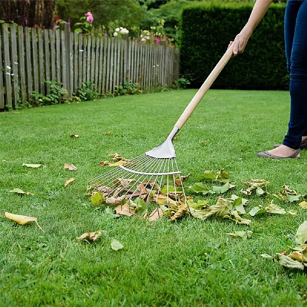 Kent & Stowe Stainless Steel Long Handled Lawn & Leaf Rake 4 Kent & Stowe Stainless Steel Long Handled Lawn & Leaf Rake - Image 2