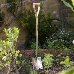 Kent & Stowe Stainless Steel Digging Spade 9 Kent & Stowe Stainless Steel Digging Spade -Garden Essentials Shop 1031048 3