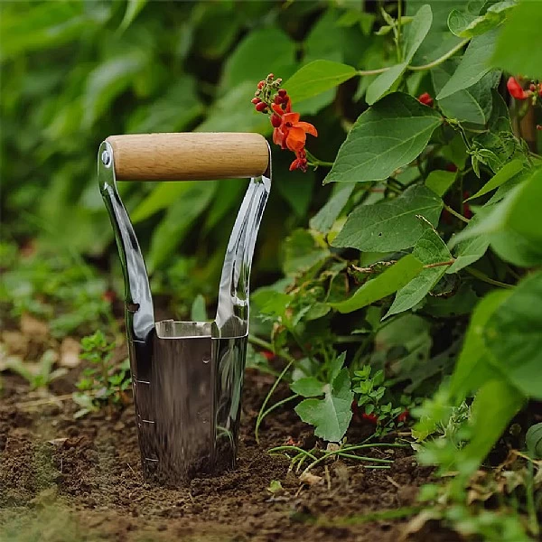 Kent & Stowe Large Stainless Steel Hand Bulb Planter 4 Kent & Stowe Large Stainless Steel Hand Bulb Planter - Image 2