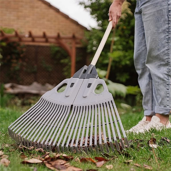 Kent & Stowe 3-in-1 Garden Rake 4 Kent & Stowe 3-in-1 Garden Rake - Image 2