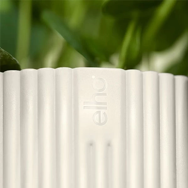 Elho Vibes Fold Round Planter 22cm Silky White 5 Elho Vibes Fold Round Planter 22cm Silky White - Image 3