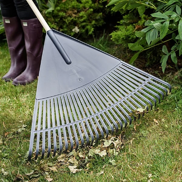Crest Garden Ultimate Leaf Rake 4 Crest Garden Ultimate Leaf Rake - Image 2