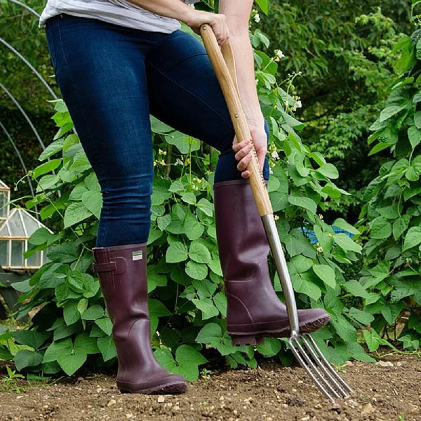 Kent & Stowe Garden Life Stainless Steel Digging Fork 4 Kent & Stowe Garden Life Stainless Steel Digging Fork - Image 2