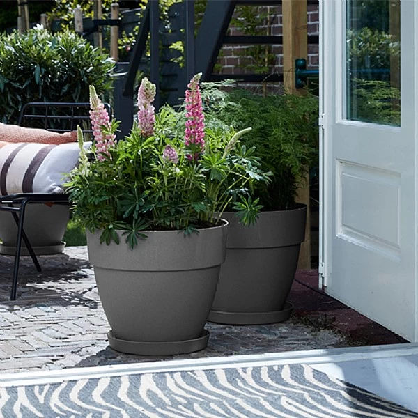 Elho Vibia Campana 35cm Round Planter (Various Colours) 8 Elho Vibia Campana 35cm Round Planter (Various Colours) - Image 6